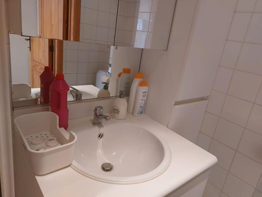 Charming 1-Bedroom Apartment บรัสเซลส์ ภายนอก รูปภาพ