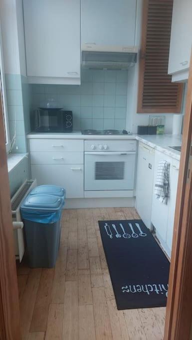 Charming 1-Bedroom Apartment บรัสเซลส์ ภายนอก รูปภาพ