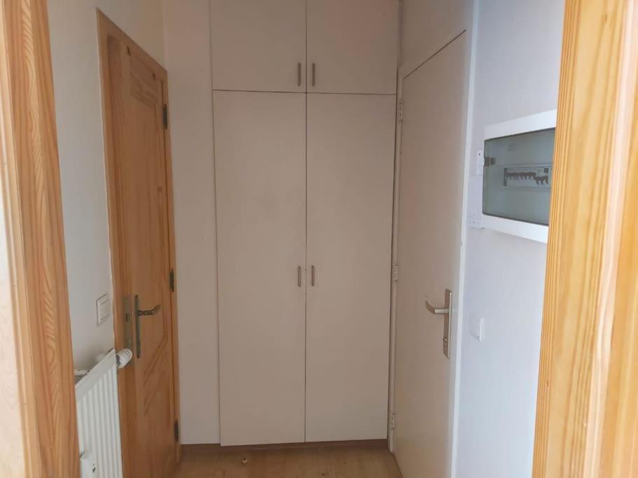 Charming 1-Bedroom Apartment บรัสเซลส์ ภายนอก รูปภาพ